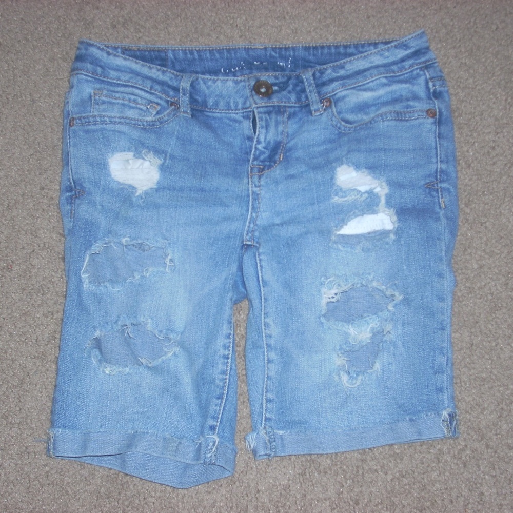 Stylish Ripped Shorts